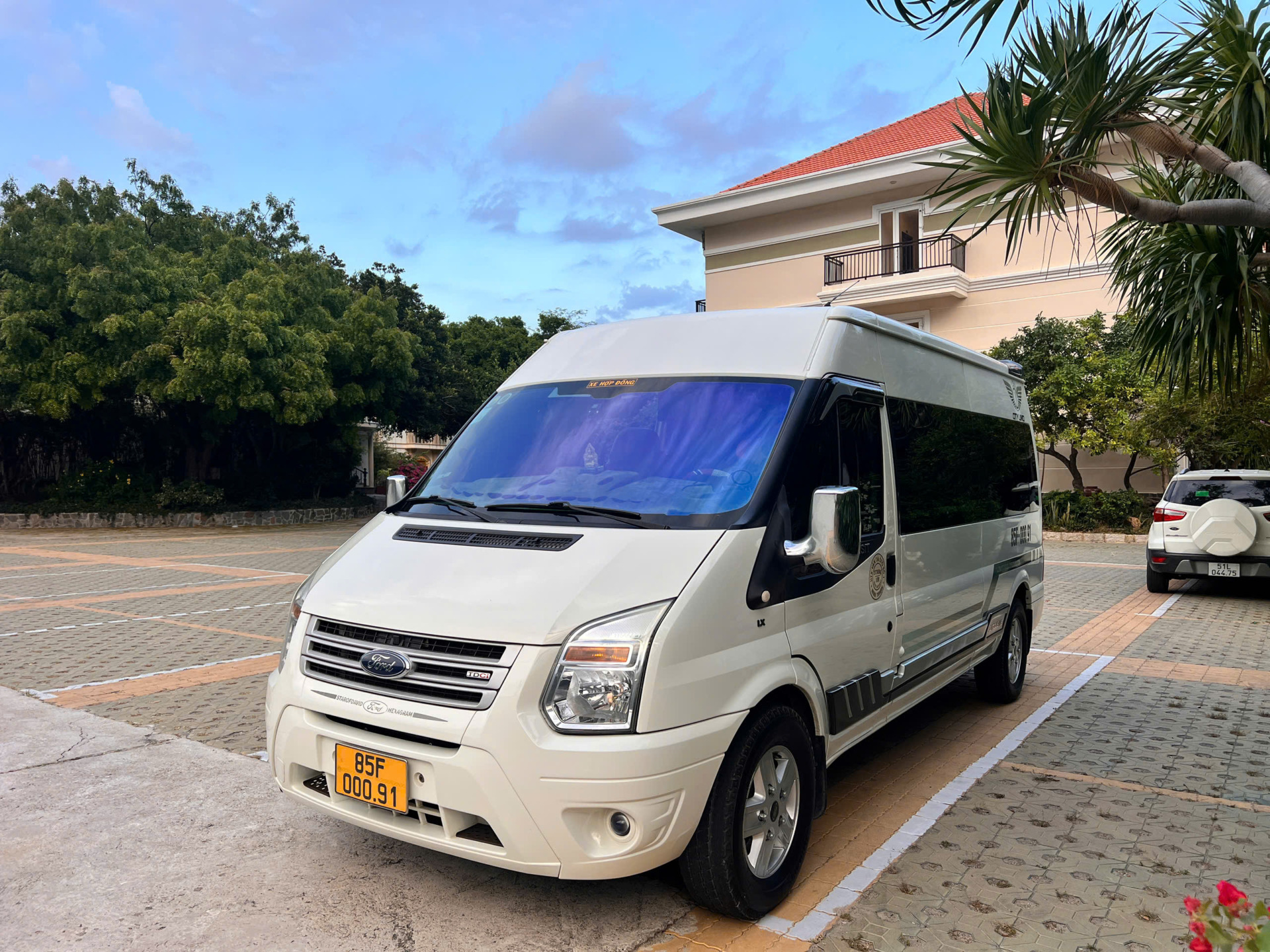 Thuê Xe Vĩnh Hy Đi Sân Bay Cam Ranh thuê xe vĩnh hy đi sân bay cam ranh, xe du lịch vĩnh hy