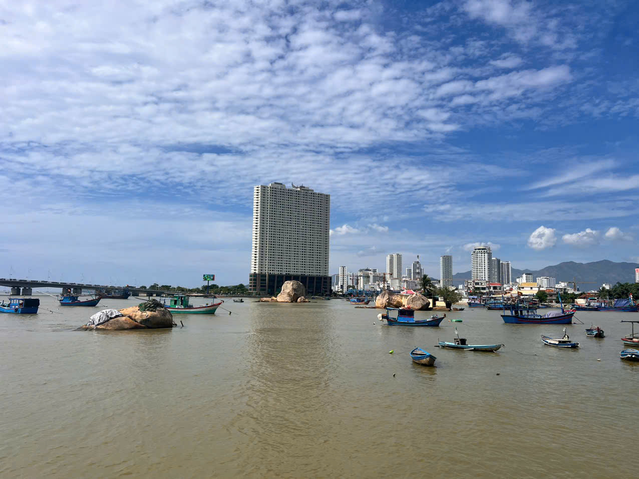xe du lịch đi Vĩnh Hy thuê xe du lịch Vĩnh Hy
