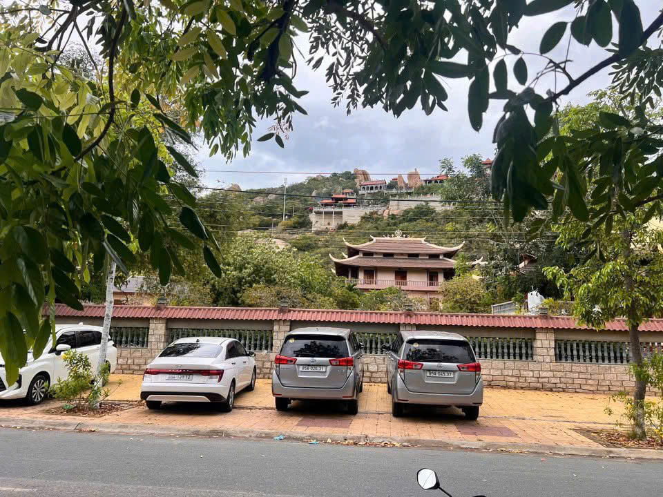 thuê xe Vĩnh Hy đi Tháp Chàm Liên hệ thuê xe du lịch Vĩnh Hy – Tháp Chàm tại Hảo Hảo Car, đặt trước dễ dàng qua website