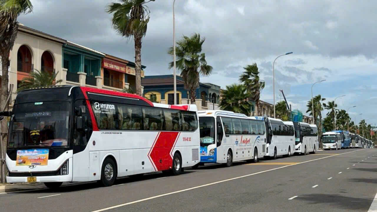 Thuê xe Vĩnh Hy đi Nha Trang Thuê xe Vĩnh Hy đi Nha Trang – Chủ động hành trình, thoải mái dừng chân và tận hưởng chuyến đi trọn vẹn cùng Hảo Hảo Car.