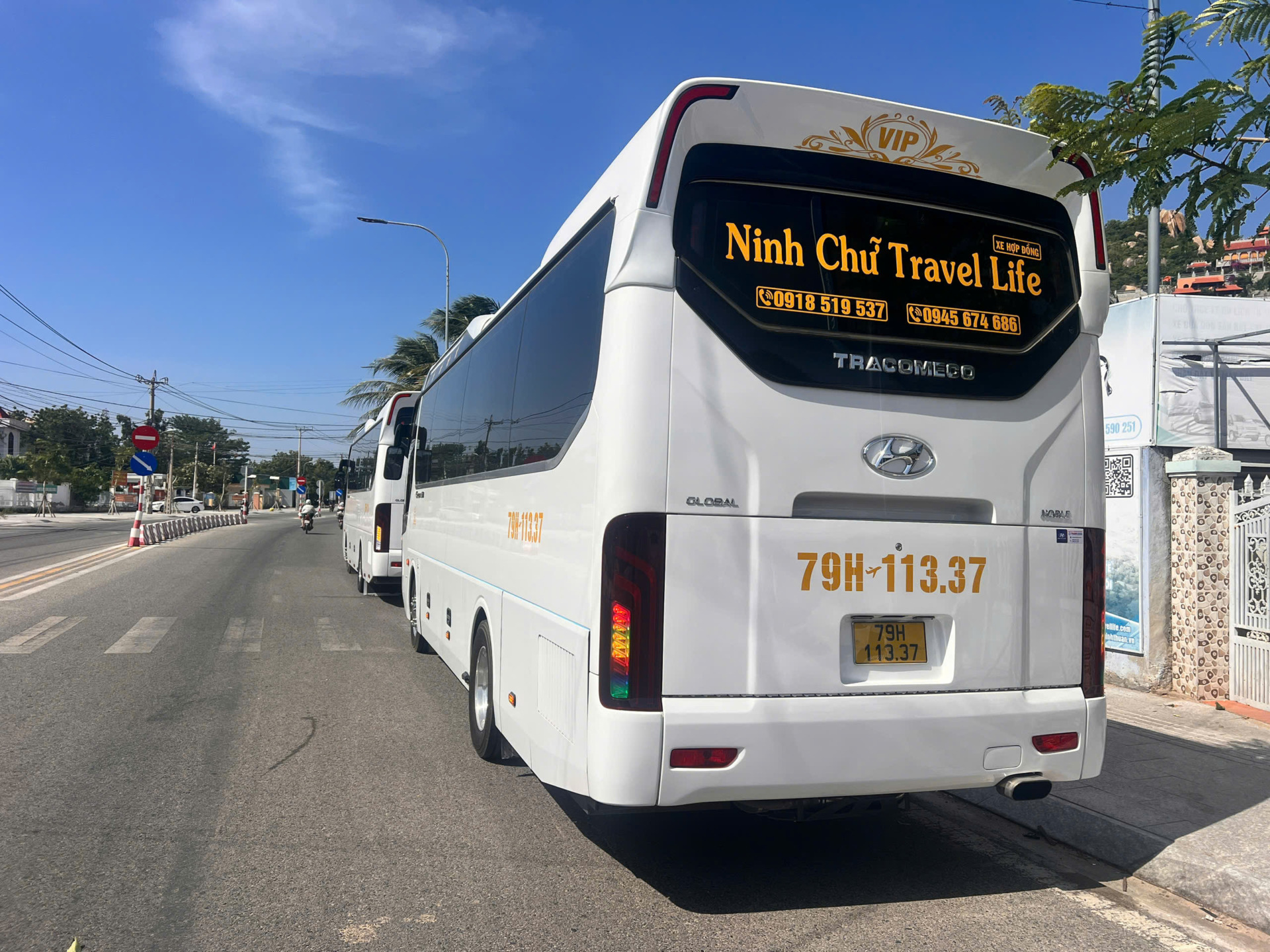 Khám phá Vĩnh Hy trọn vẹn cùng xe du lịch 29 chỗ Phan Rang của Hảo Hảo Car – an toàn, thoải mái, lịch trình linh hoạt.