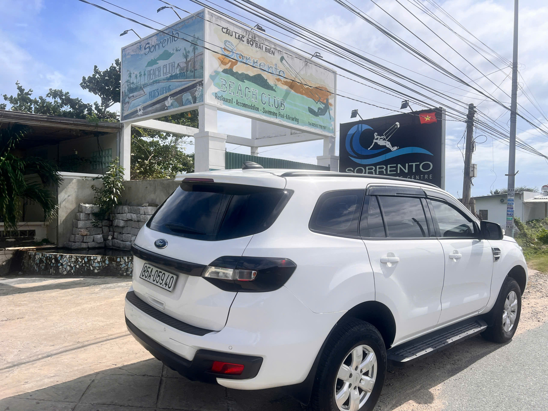 Thuê xe du lịch Vĩnh Hy giá rẻ – dịch vụ xe du lịch Vĩnh Hy trọn gói, xe 4 chỗ 7 chỗ 16 chỗ phục vụ du lịch và tour biển.