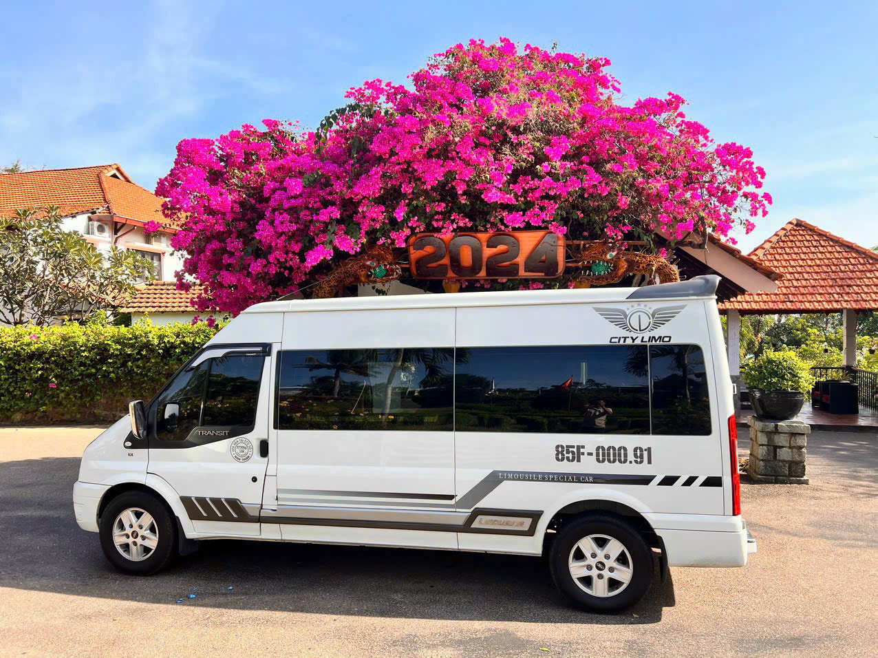 Xe 16 chỗ đưa đón sân bay Cam Ranh