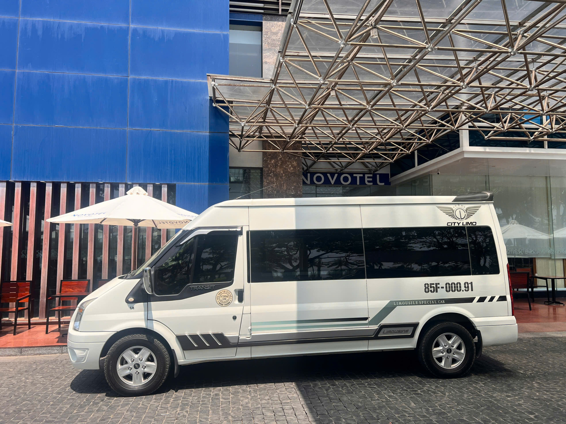 Xe 16 chỗ đưa đón sân bay Cam Ranh